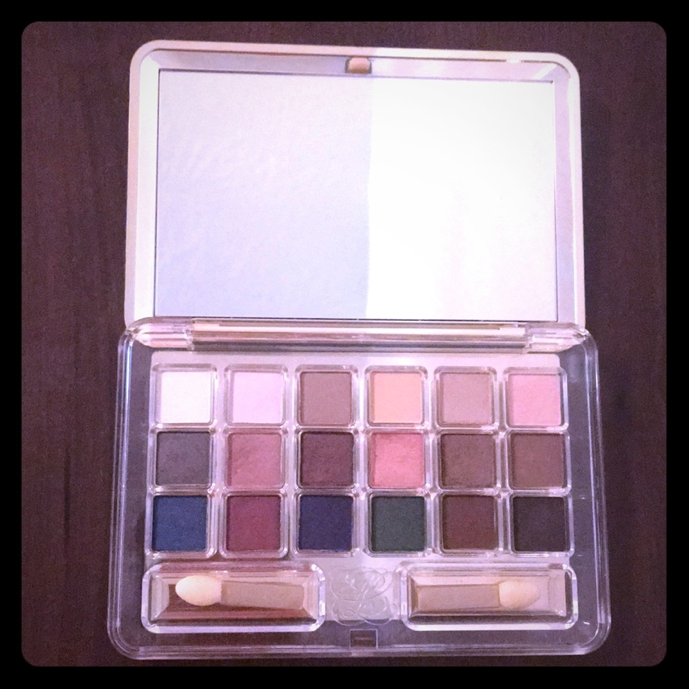 Estée Lauder- Deluxe Eyeshadow Compact